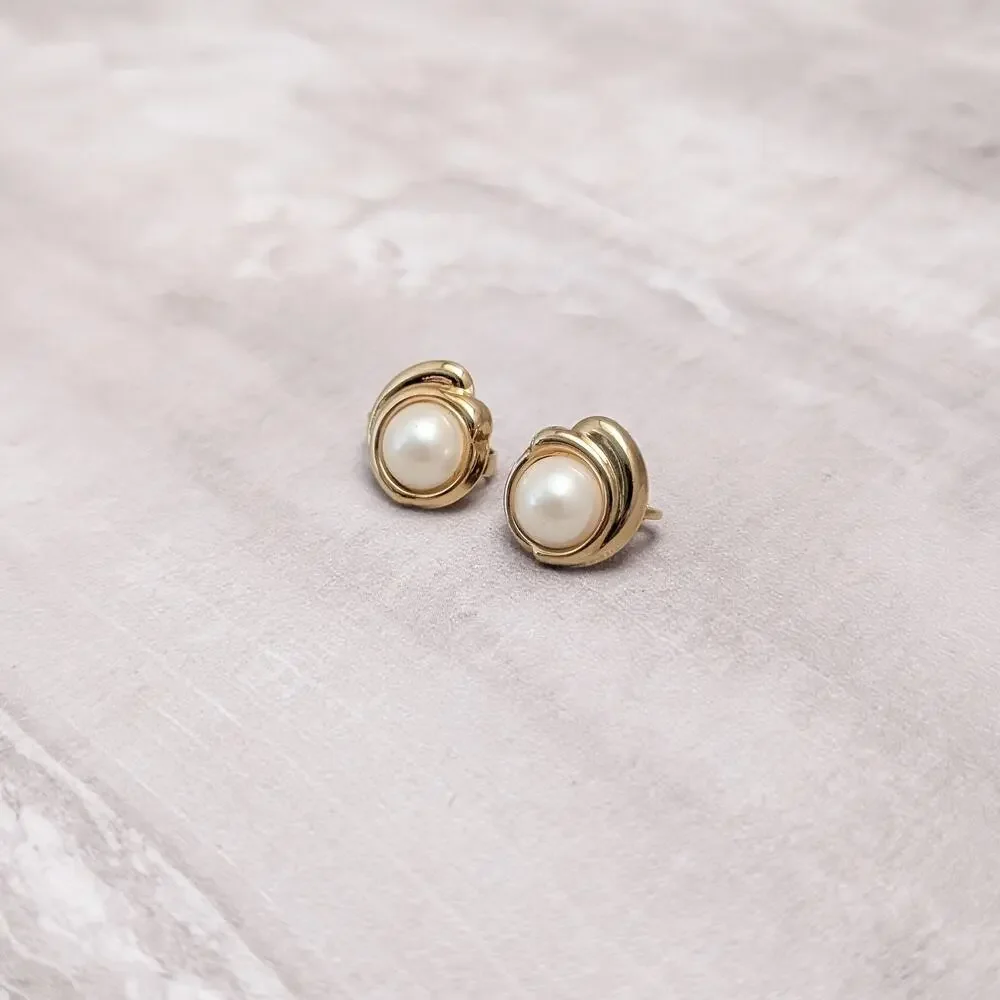 Vintage Clip On Earrings Stylish Classic Glam Gold Tone & Faux Pearl